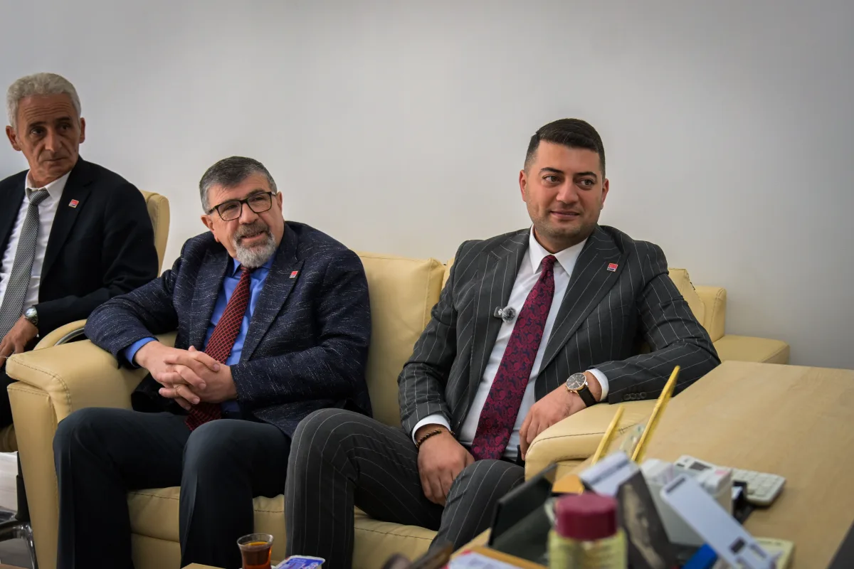 67493