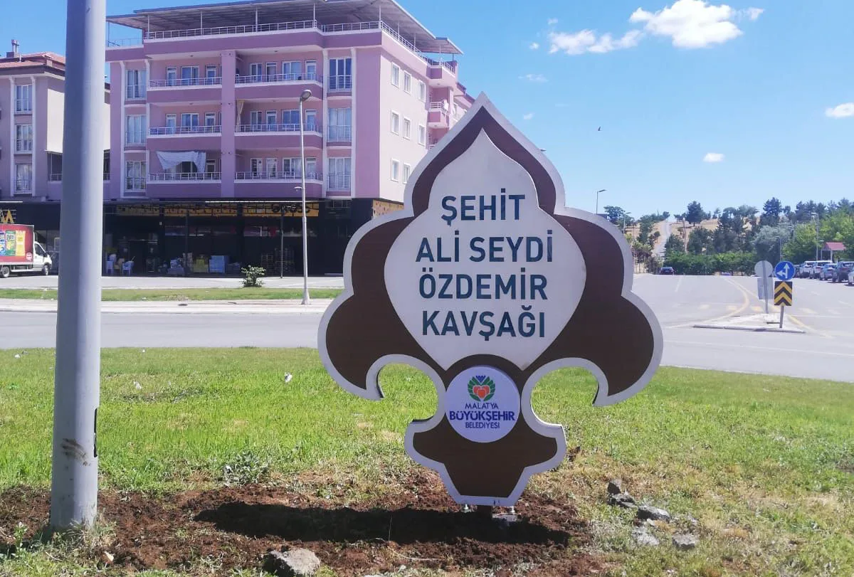 Şehit Özdemir Ve Tekedereli İsimleri Kavşaklarda Yaşatılacak