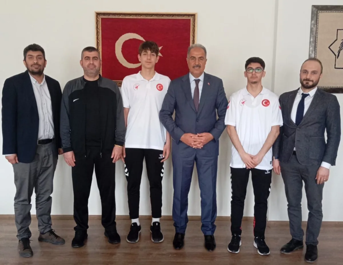 Başarılı Milli Sporcular Battalgazi Milli Eğitim Müdürünü Ziyaret Etti