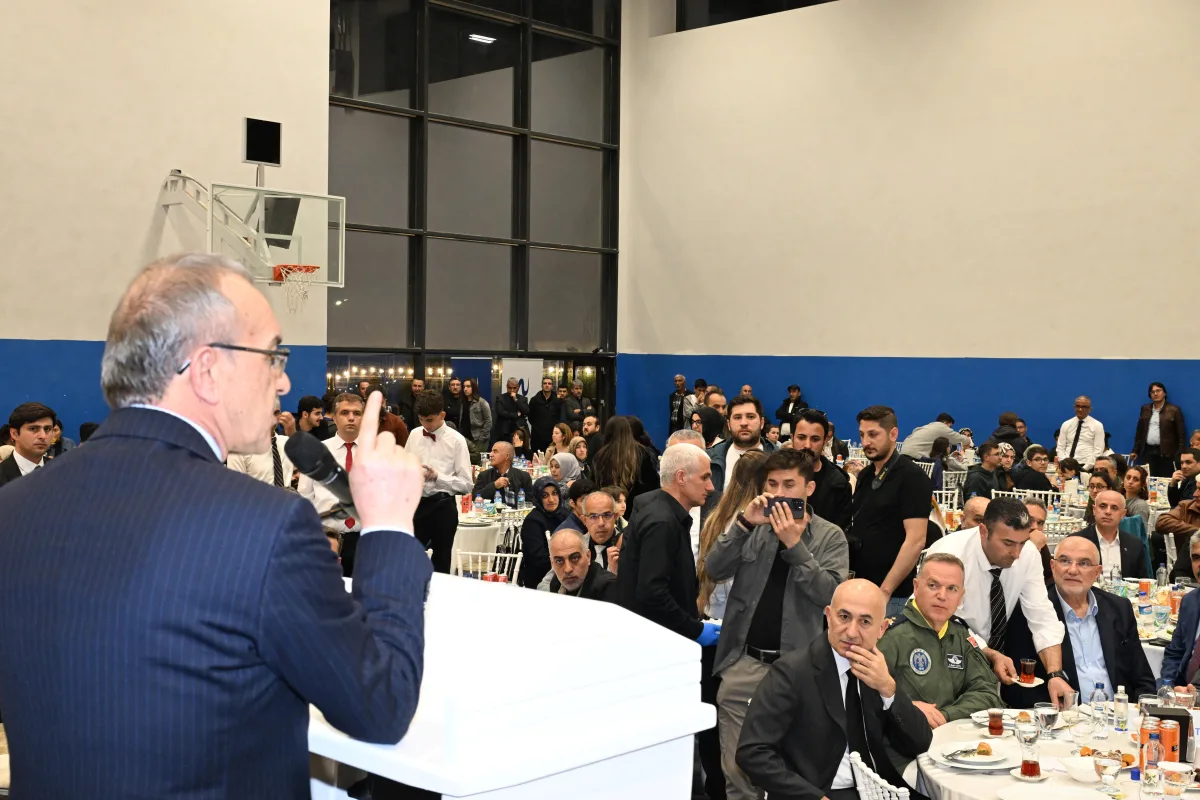 Vali Yavuz, Rönesans Eğitim Vakfı İftar Programına Katıldı