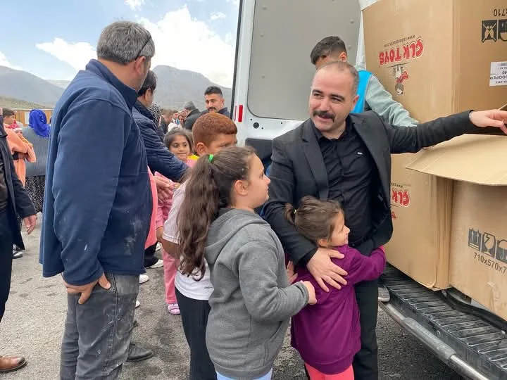 Ülkü Ocakları Yüzleri Gülümsetmeye Devam Ediyor