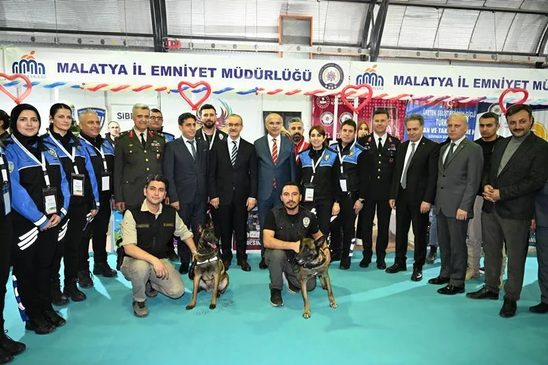 Vali Yavuz, İpekyolu Kariyer Fuarı Açılış Programına Katıldı