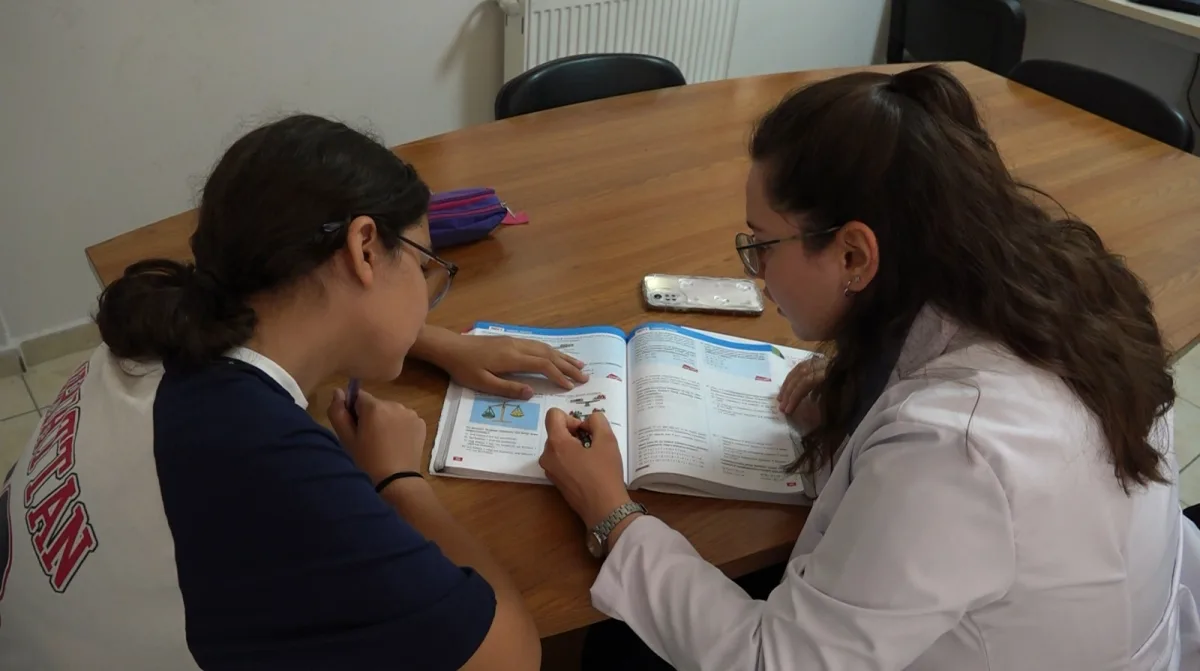 BÜYÜKŞEHİR BELEDİYESİ SEMT KONAĞI ÖĞRENCİLERİ BURSLULUK SINAVINA HAZIR