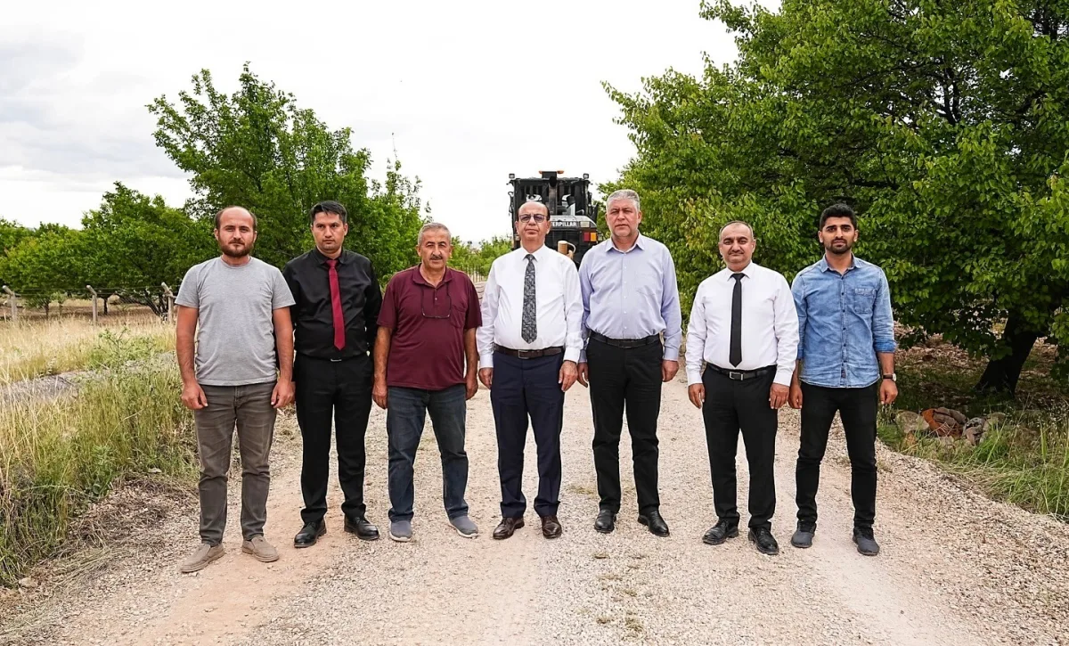 BAŞKAN GEÇİT, KIRSAL MAHALLELERİN YOLLARINI MERCEK ALTINA ALDI