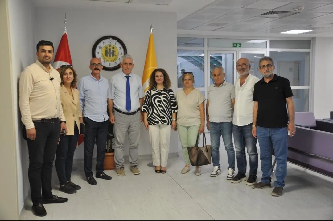 8 Blok Gidince, Fakülte Parçalandı