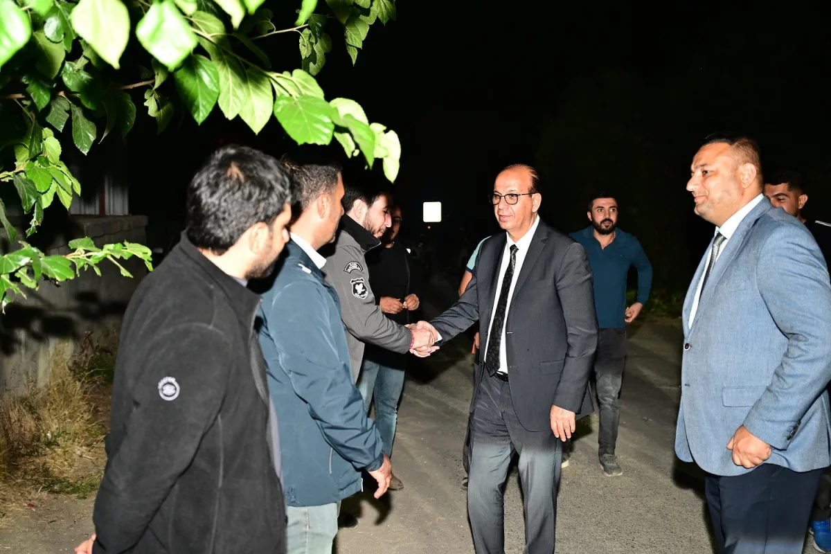 BAŞKAN GEÇİT, MAHALLELERİ GEZEREK TALEPLERİ DİNLİYOR, ÇÖZÜM ÜRETİYOR