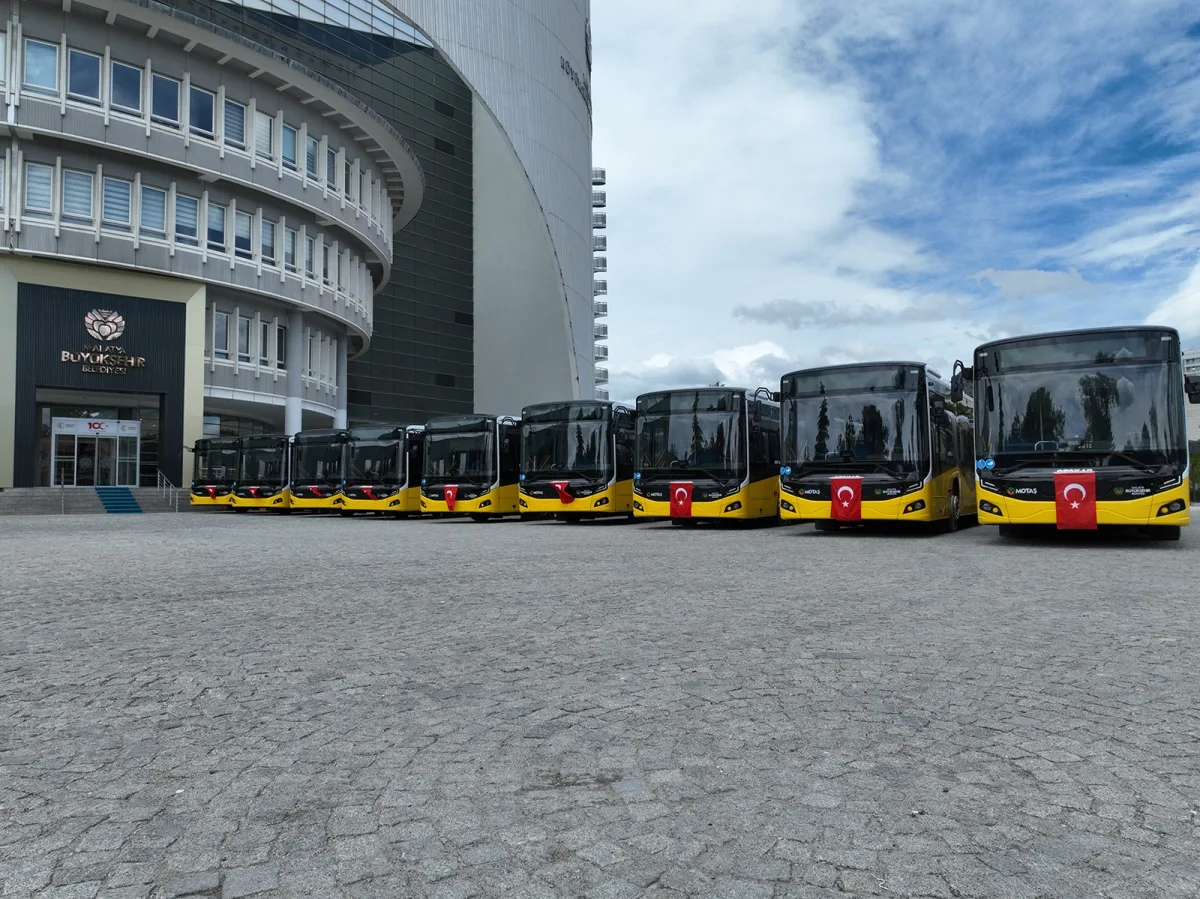 MALATYA BÜYÜKŞEHİR BELEDİYESİ 12 ADET OTOBÜS İLE ARAÇ FİLOSUNU YENİLİYOR