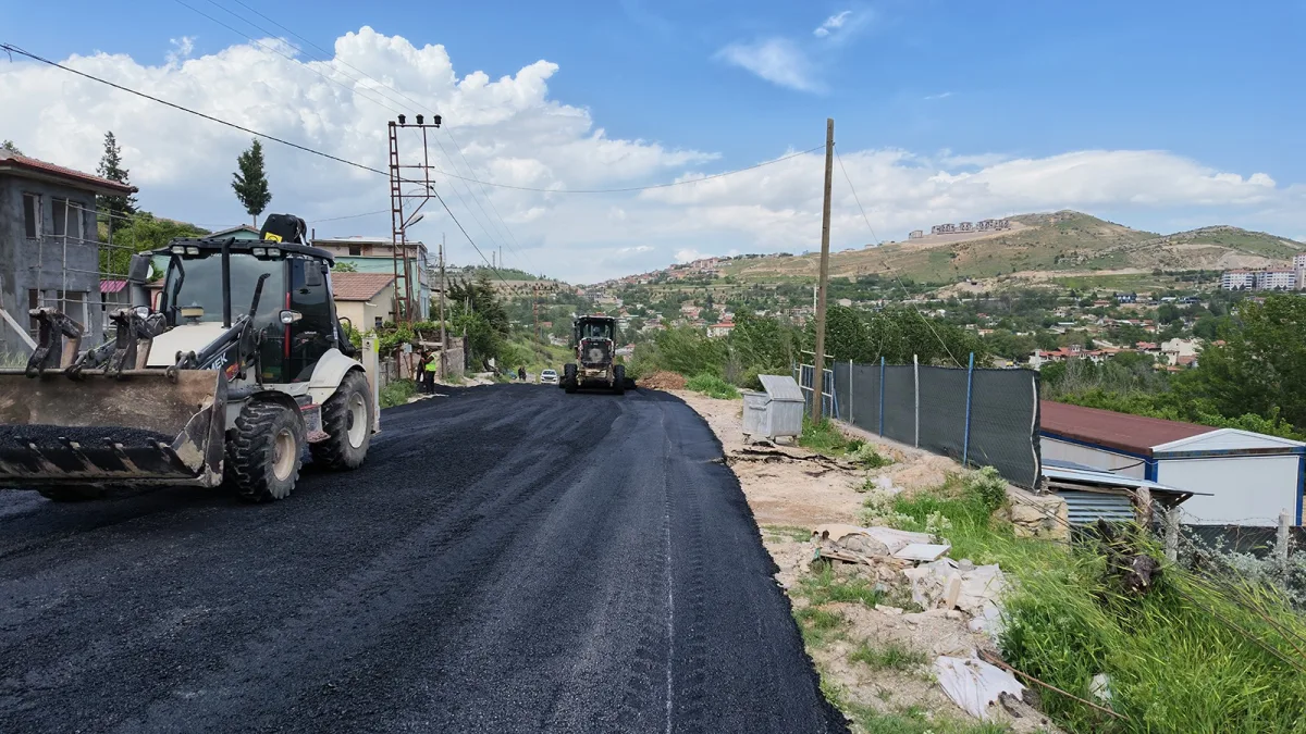BÜYÜKŞEHİR BELEDİYESİ MULLAKASIM VE KOZLUK MAHALLELERİNİN YOLLARINI YENİLEDİ