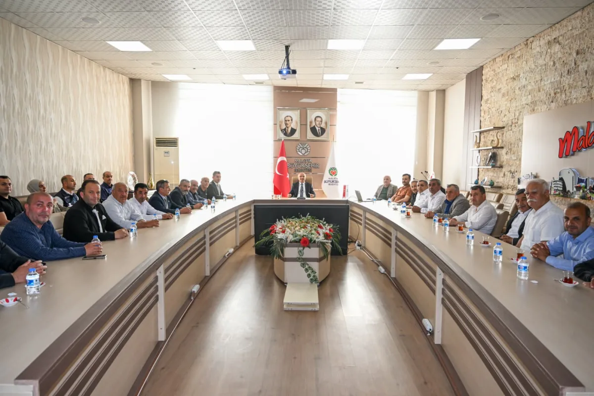 BAŞKAN ER MUHTARLARIN TALEPLERİNİ TEK TEK DİNLEDİ
