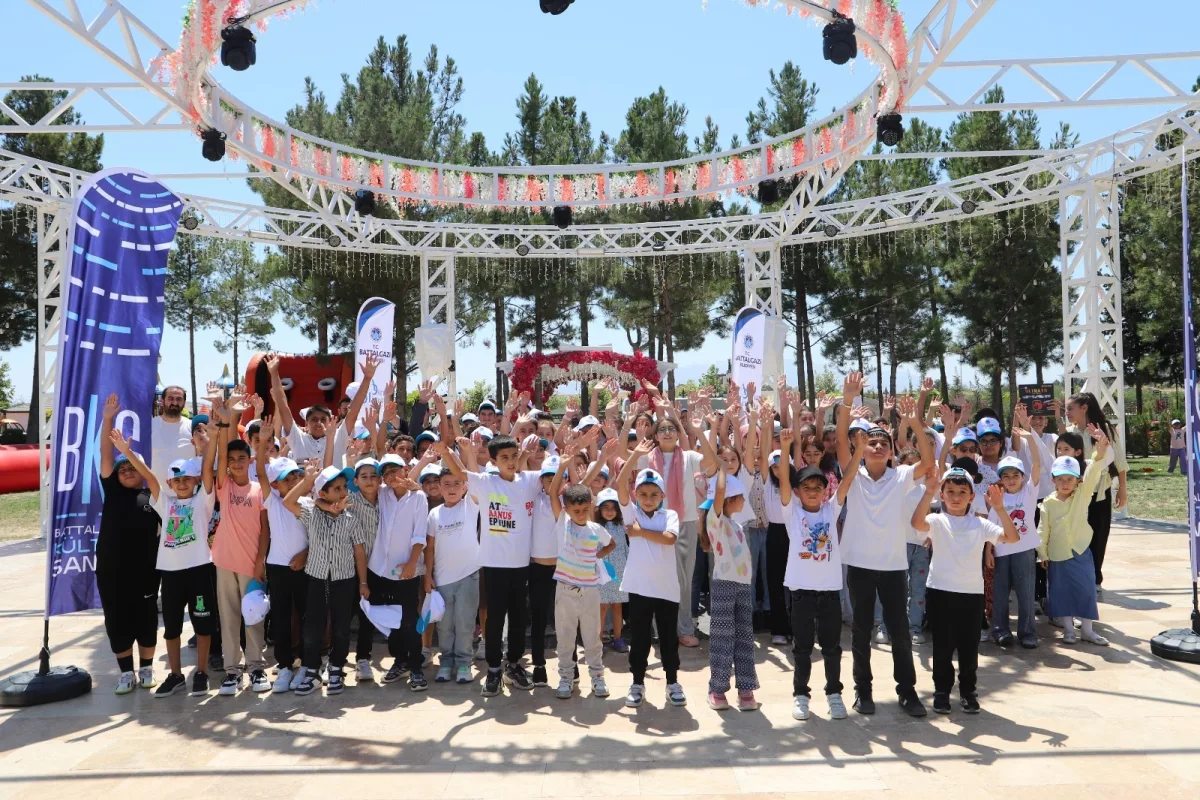 BATTALGAZİ BELEDİYESİ YAZ OKULLARI ŞENLİKLE TAMAMLANDI