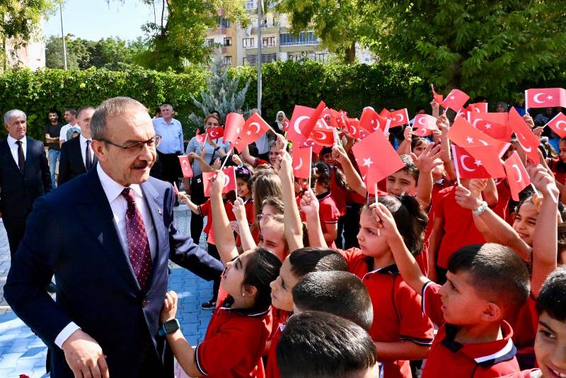 09/09/2024 Vali Seddar Yavuz, 2024-2025 Eğitim-Öğretim Yılı Açılışı ve İlköğretim Haftası Kutlama Programına Katıldı