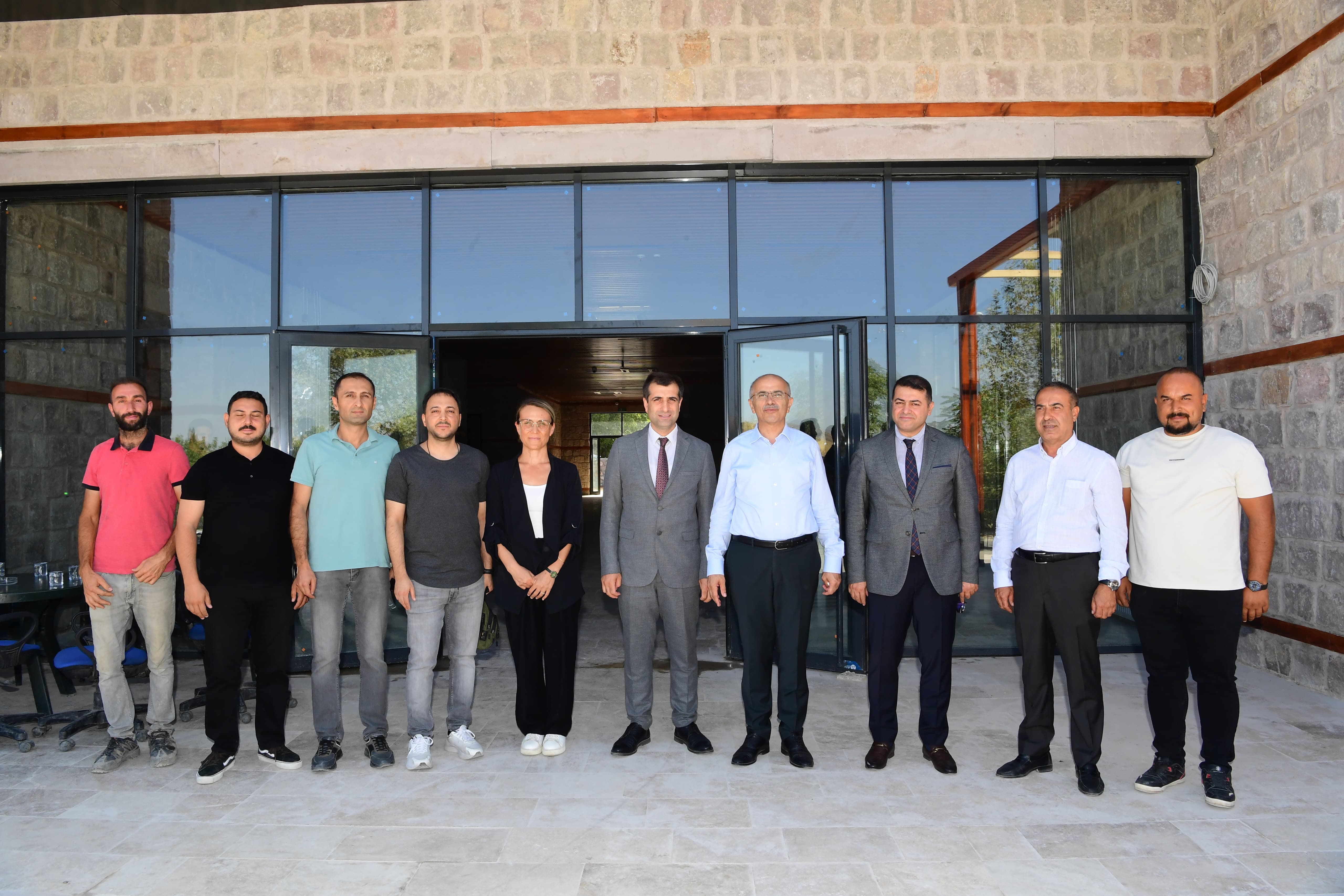 Başkan Er, Arslantepe Höyüğü Tanıtım ve Karşılama Merkezi’nde İncelemelerde Bulundu