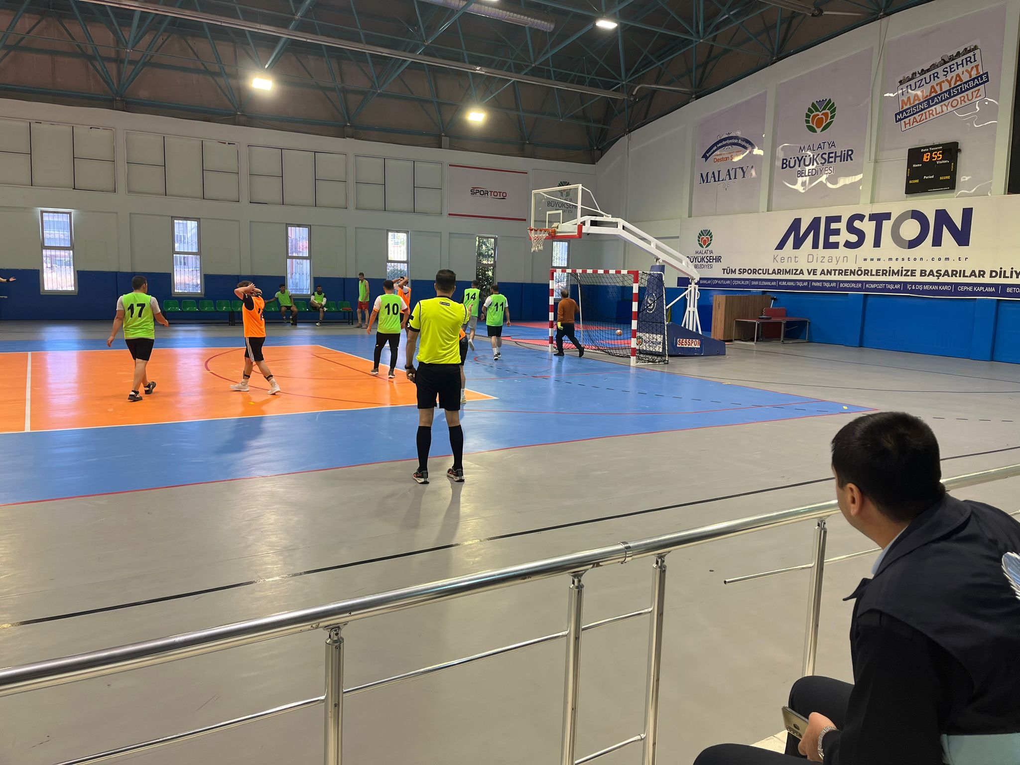 Battalgazi’de 29 Ekim’e Özel Futsal Turnuvası Başladı