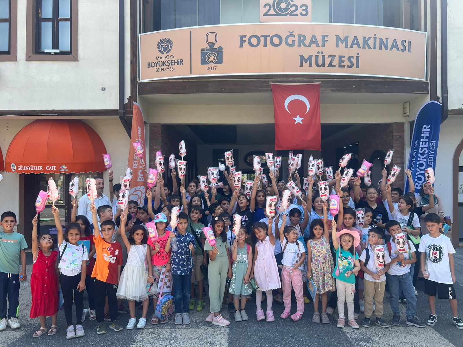 Büyükşehir’e Bağlı Eğitim Merkezlerinde Yaz Okulu Etkinlikleri Hız Kesmiyor ‘BİR YAZ BİN GELECEK’