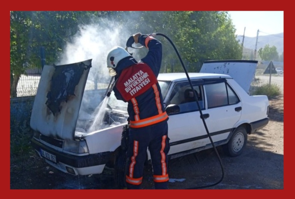 Malatya Kuluncak İlçesinde Araç Yangını!