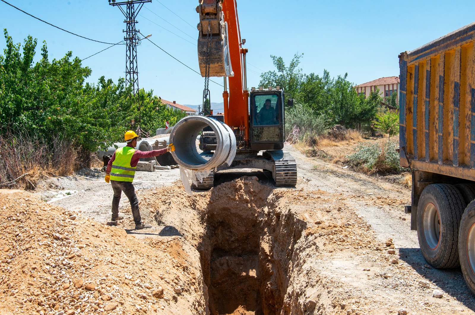 MASKİ’DEN TOPSÖĞÜT’E 3 BİN METRE  KANALİZASYON HATTI