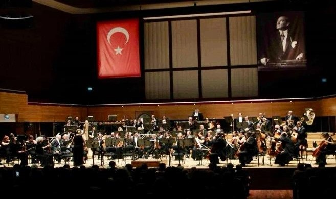 Uludağ İçecek’ten İzmir’de Anlamlı ″Bir Ulus Uyanıyor″ Konseri