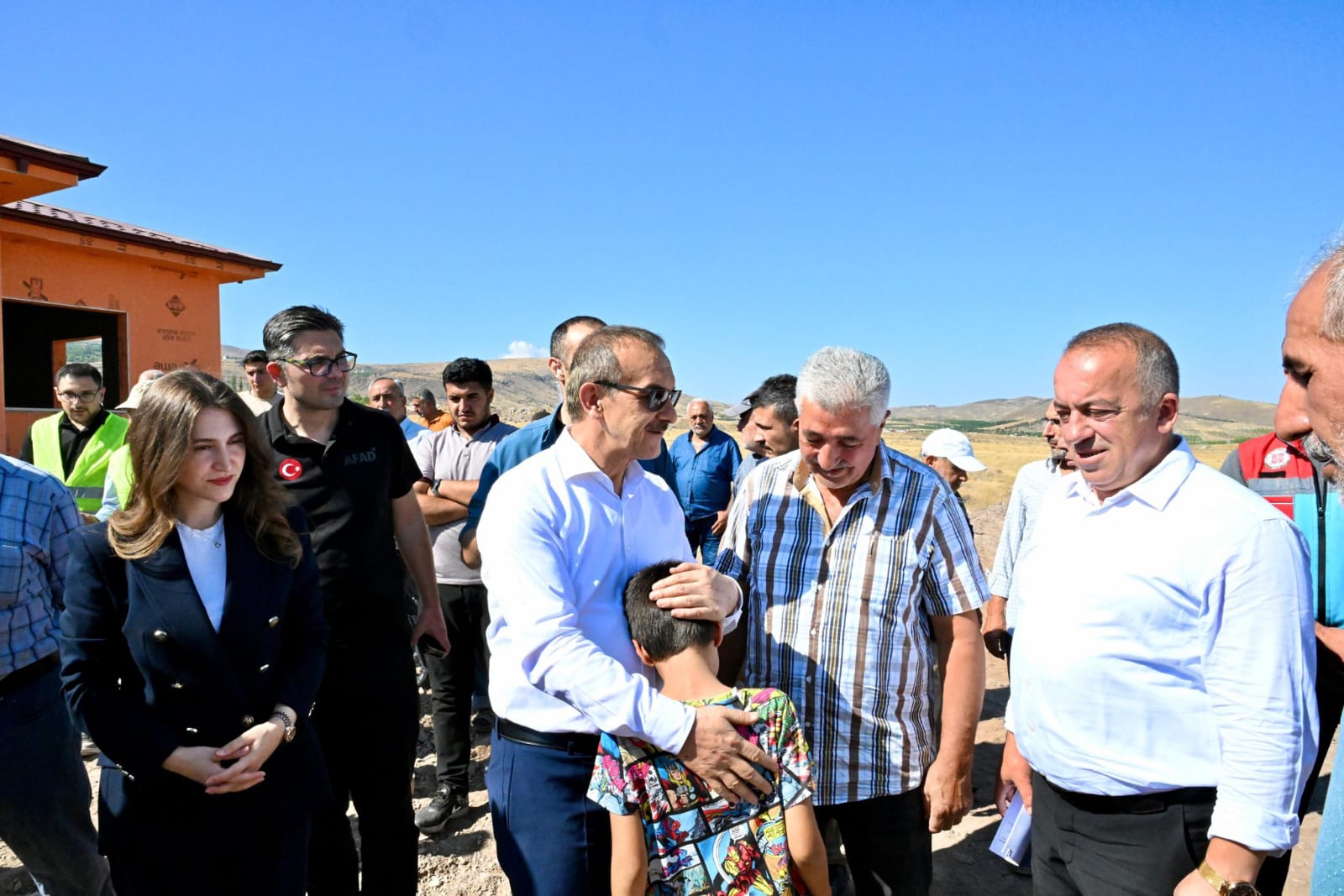 Vali Seddar Yavuz, Kale ve Battalgazi İlçelerinde Hafif Çelik Kırsal Konutlarını İnceledi