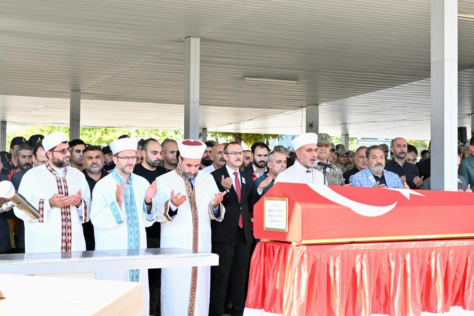 Vali Seddar Yavuz, Şehit Mehmet Kökcü’nün Cenaze Törenine Katıldı