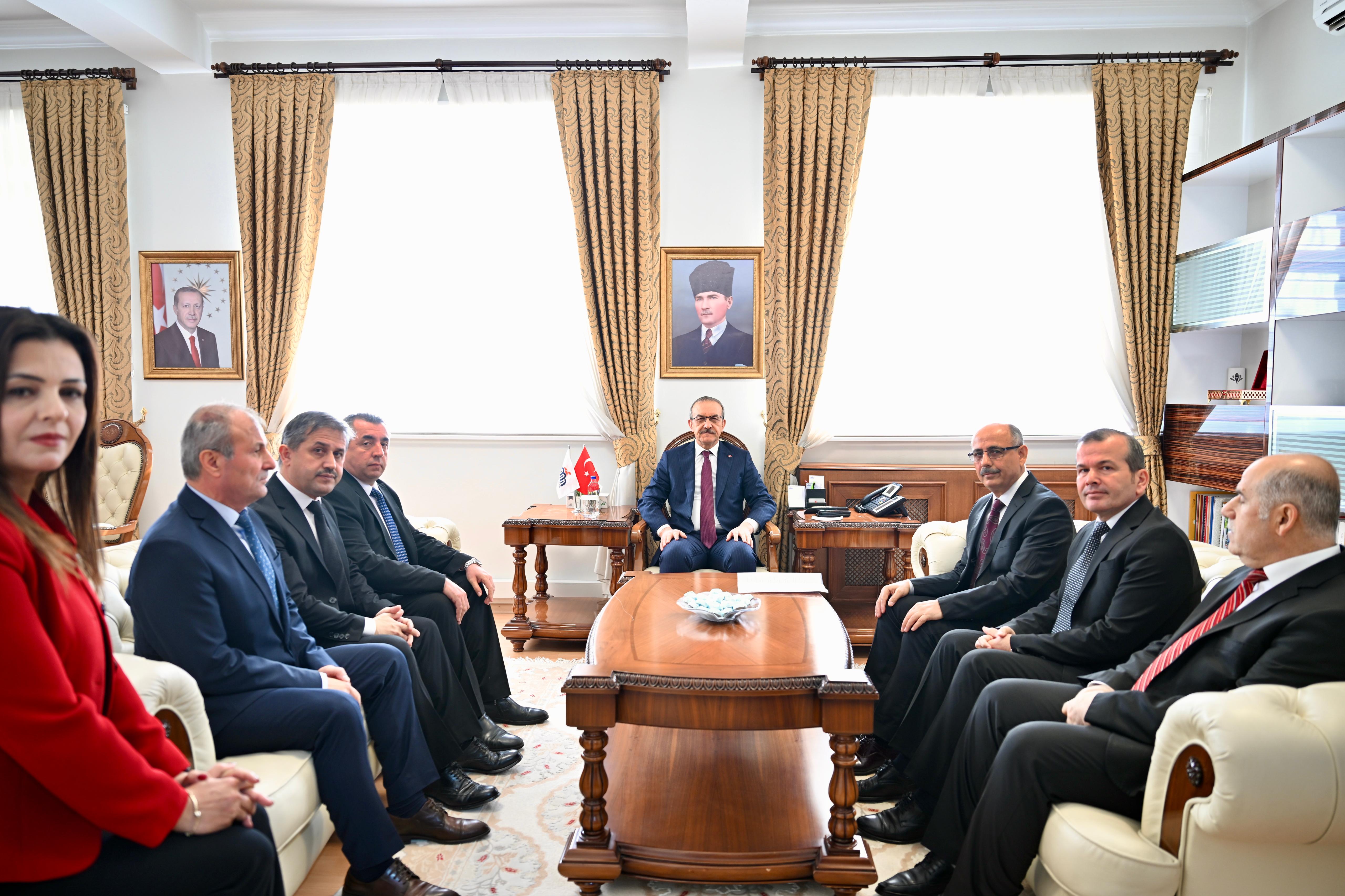 Vergi Haftası Kutlamaları Kapsamında İl Defterdarı Nazmi Erol Vali Yavuz’u Ziyaret Etti