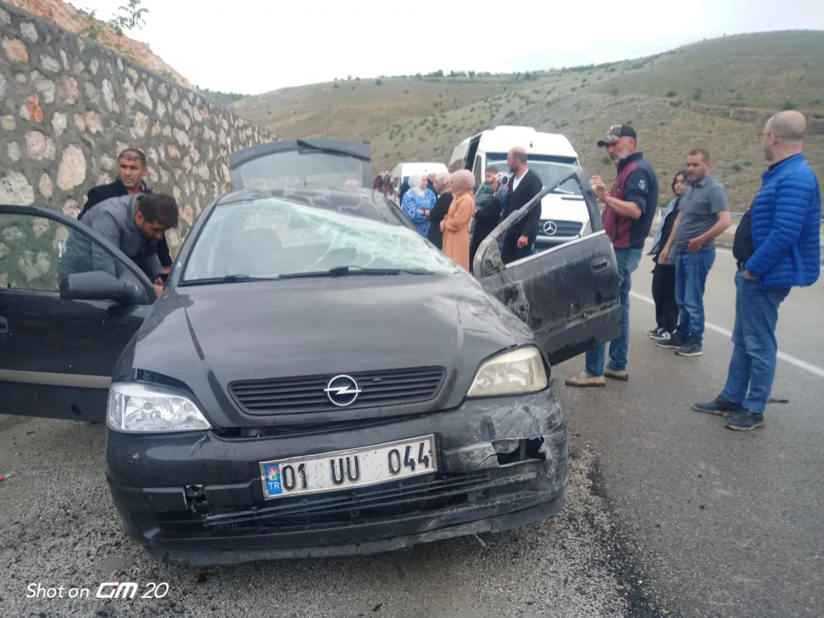 Malatya'da 4 Kişinin Bulunduğu Araç Takla Attı...