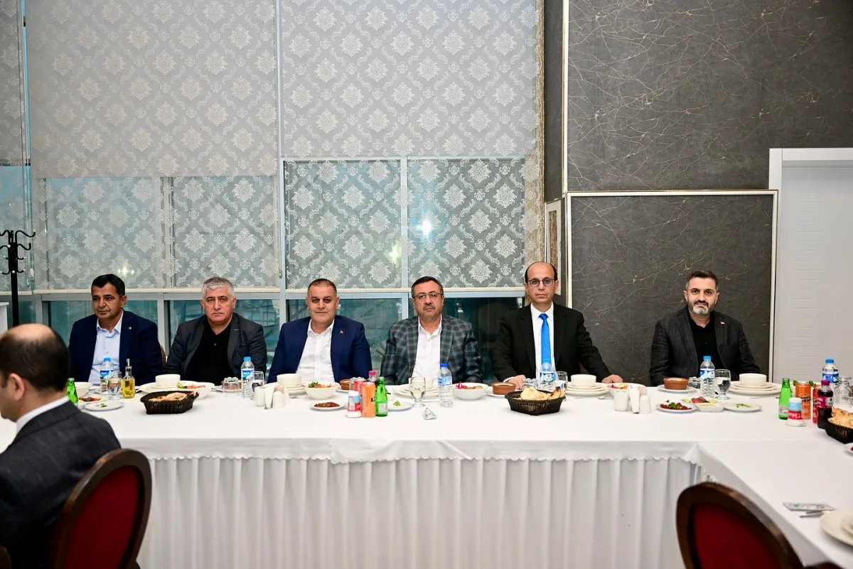 BAŞKAN GEÇİT, “ORTAK PAYDAMIZ MALATYA İÇİN BİR OLMA, BİRLİKTE OLMA VAKTİ”