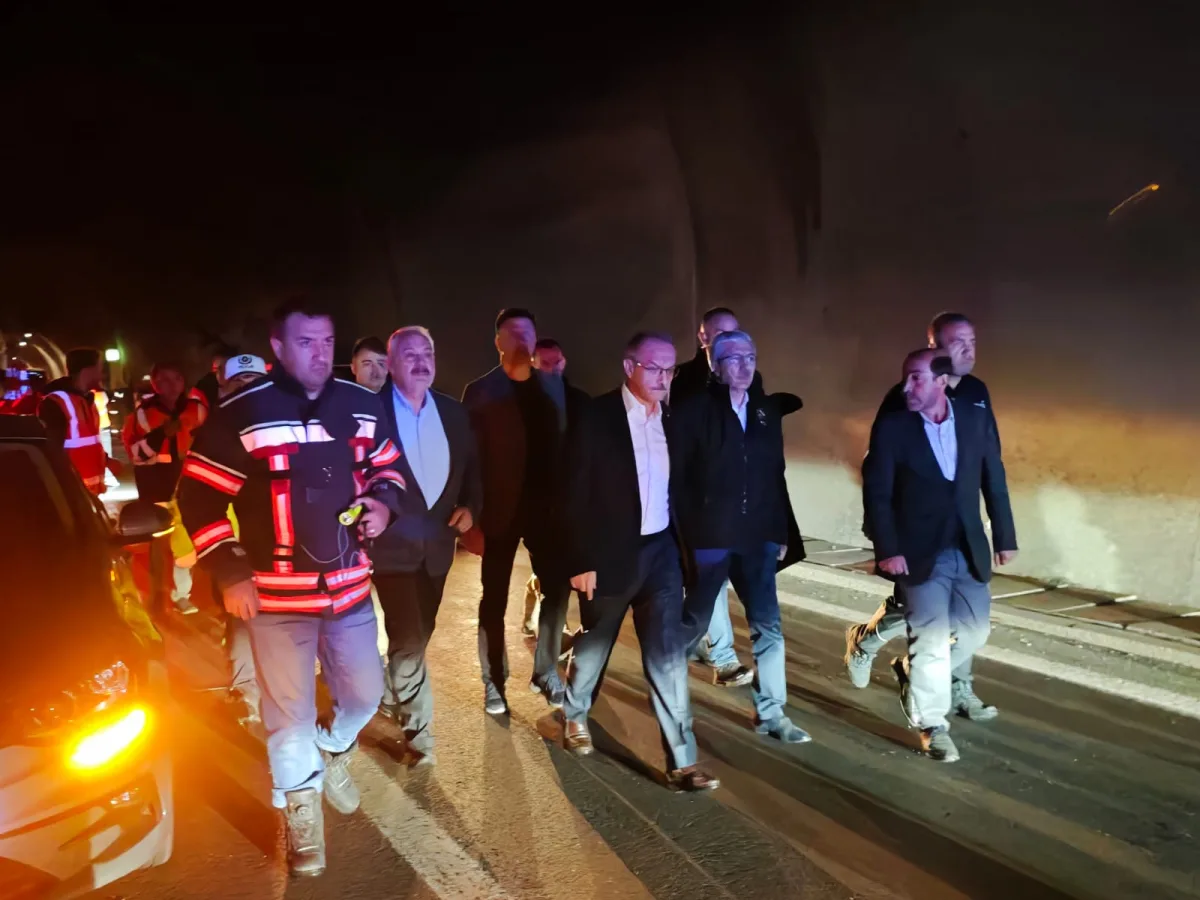 SON DAKİKA:Vali Seddar Yavuz ve İtfaiye Daire Başkanı Ömer Çoban Olay Yerinde İncelemelerde Bulundular