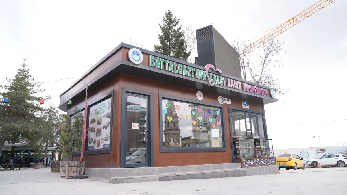 KADIN ELİYLE ÜRETİLEN DOĞALLIK: BATTALGAZİ’DE KADIN KOOPERATİFİNDEN SOFRALARA
