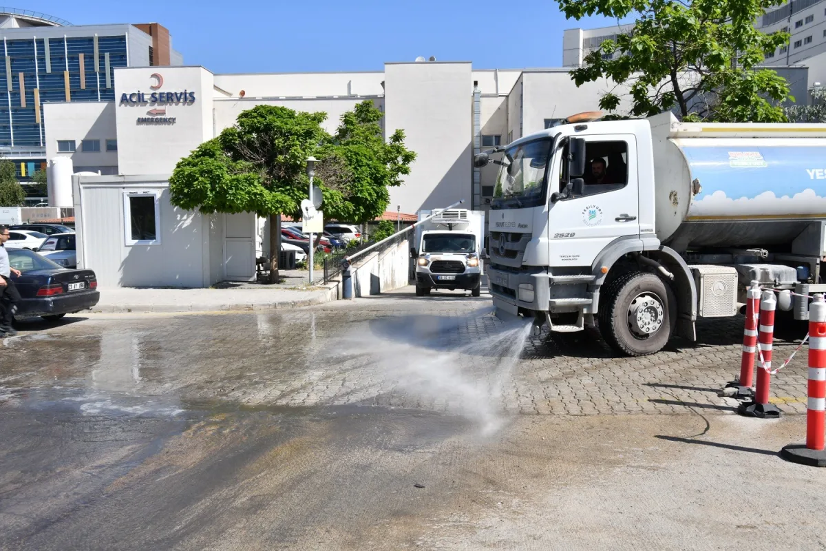 TEMİZLİK HİZMETLERİYLE, YEŞİLYURT’UN TEMİZ VE DÜZENLİ İMAJI KORUNUYOR