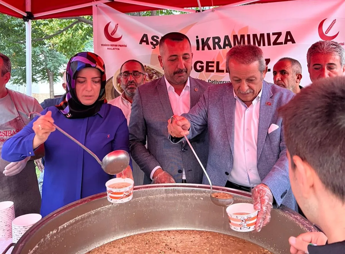 Yeniden Refah Partisi Malatya İl Teşkilatı Aşure İkramında Bulundu