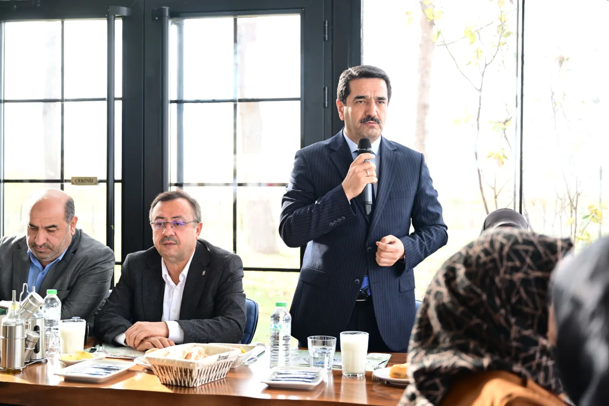 BAŞKAN TAŞKIN AK PARTİ KADIN KOLLARI MAHALLE BAŞKANLARI TOPLANTISINA KATILDI