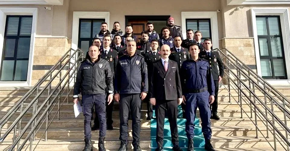 Kaymakam Sungur’dan Güvenlik Güçlerine Başarı Belgesi
