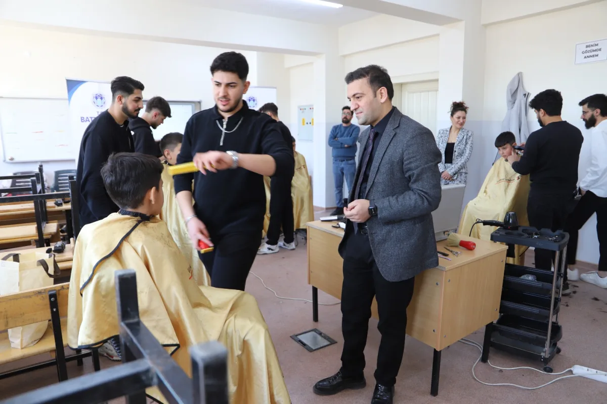 Battalgazi’de Çocuklar Bayrama Tıraş Olarak Hazırlandı