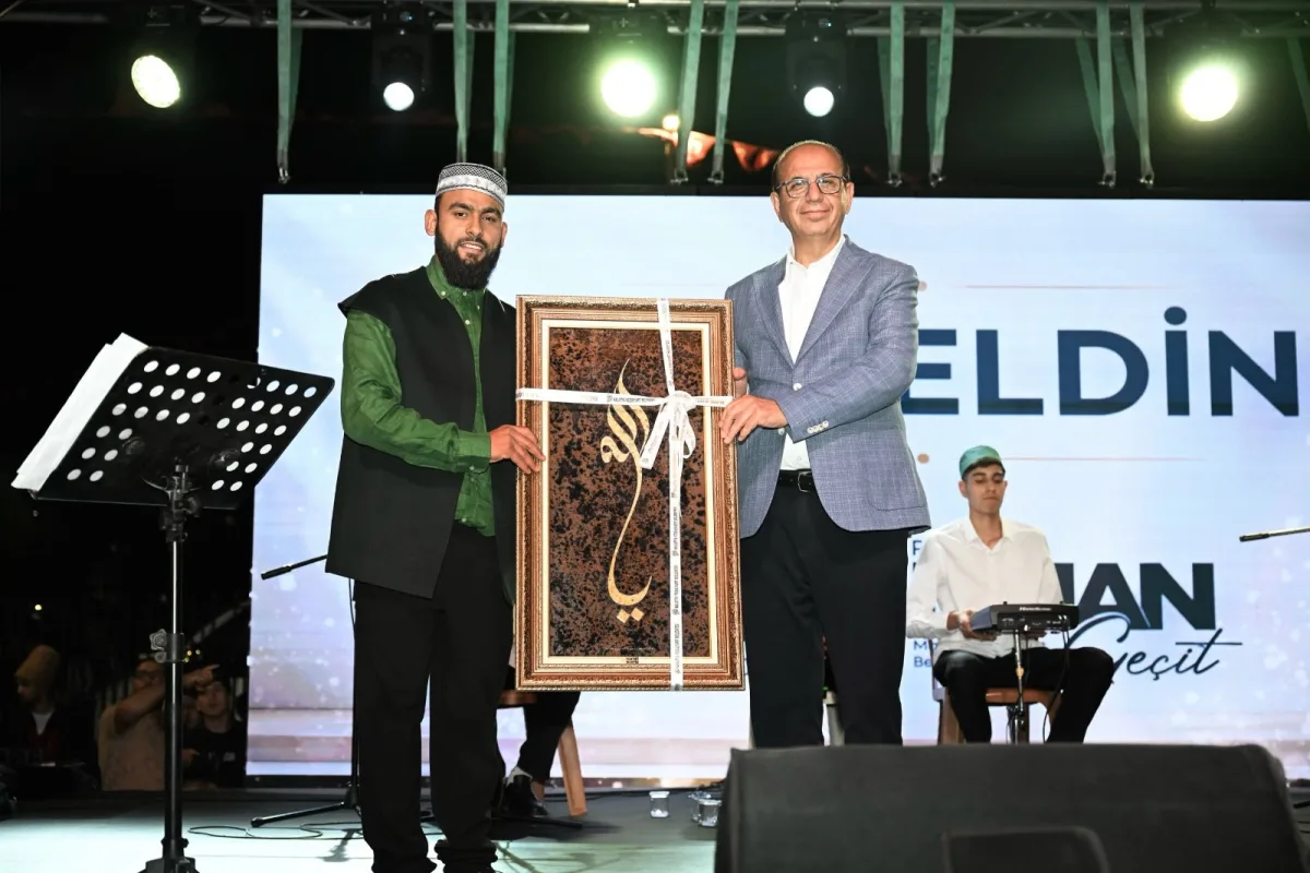 YEŞİLYURT’TA GÖNÜLLERİ BULUŞTURAN GECE: CELAL KARATÜRE KONSERİ BÜYÜK İLGİ GÖRDÜ