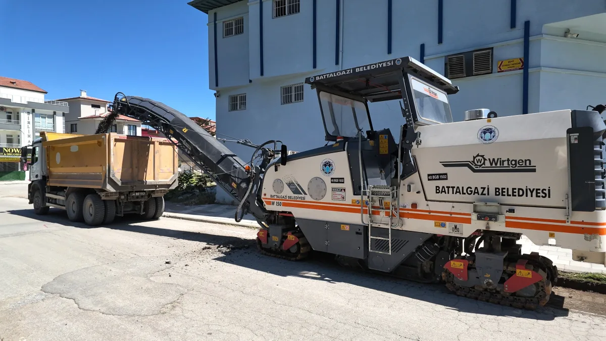 BATTALGAZİ BELEDİYESİ’NDEN SELÇUKLU’DA ASFALT ÇALIŞMASI