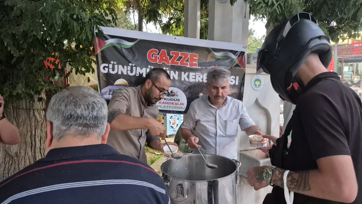 Malatya'da "Gazze Günümüzün Kerbelası" Sloganıyla Aşure İkramı