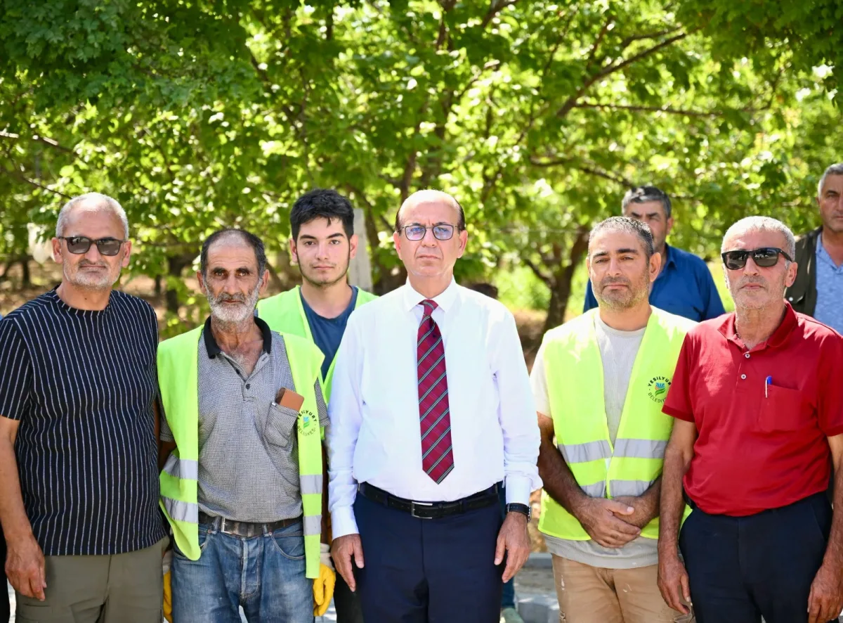 BAŞKAN GEÇİT, "YEŞİLYURT'UN HER KÖŞESİNİ İHYA VE İMAR ETMEYE DEVAM EDİYORUZ"