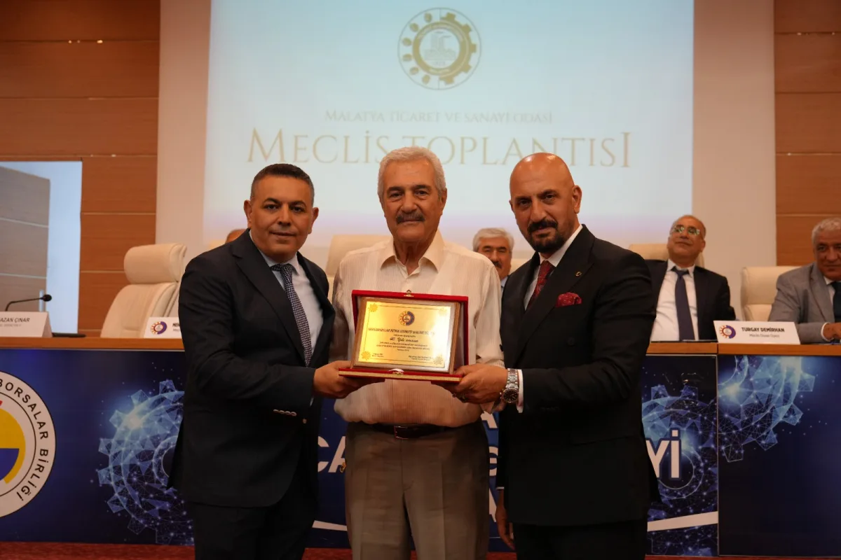 TSO'nun üyelerine vefa plaketi takdimi devam ediyor