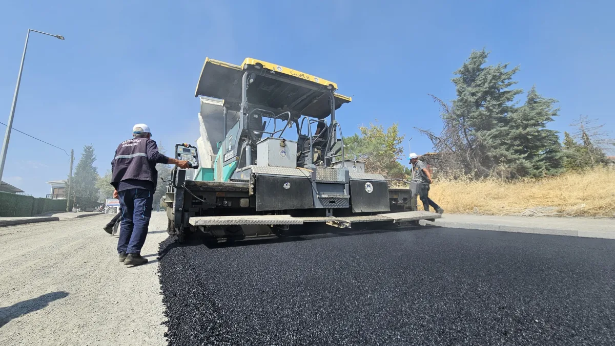 BATTALGAZİ’DE YOLLAR ASFALTLA YENİLENİYOR